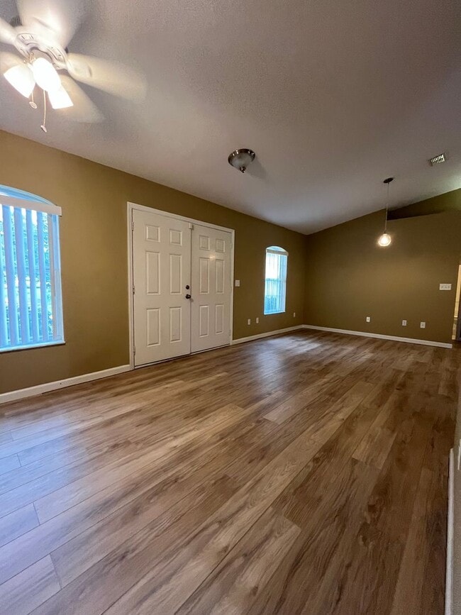 Building Photo - Quiet Home in Pine Lakes Cud-de-sac!!