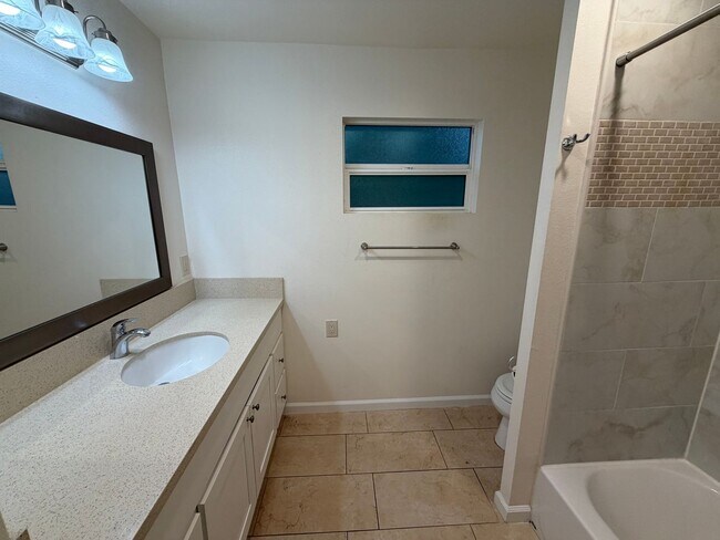 Building Photo - 1630Lynd