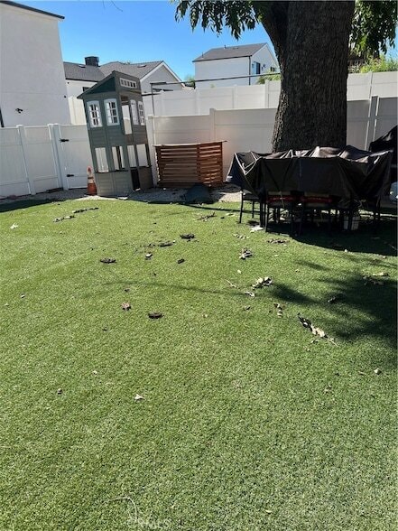 Building Photo - 13455 Bradley Ave