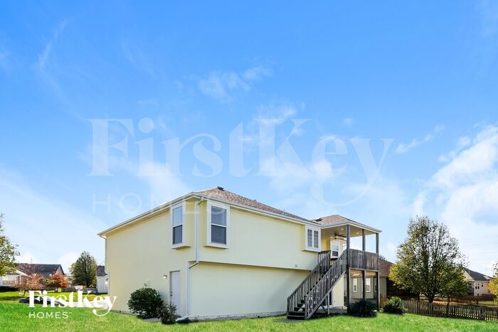 Building Photo - 1114 Camelot Dr