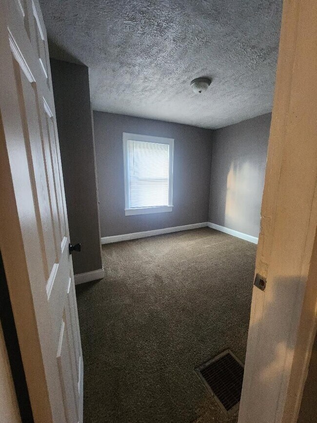 Building Photo - Westside 4 Bedroom Home Near MLK and 16th ...