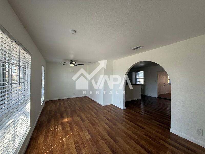 Building Photo - 7223 Glen Haven Dr