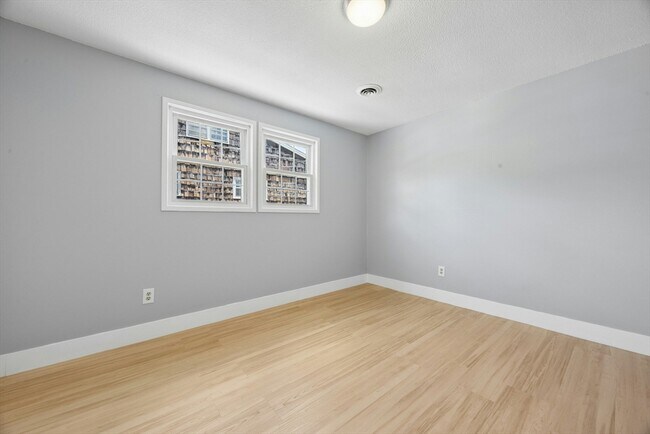 Building Photo - 244 Mt Vernon St