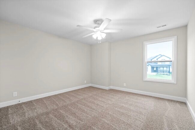 Building Photo - 2417 Bucklin Dr