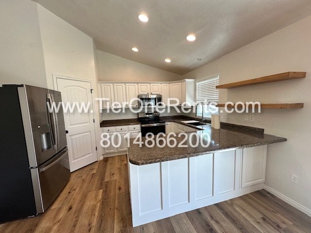 Building Photo - This property offers a NO DEPOSIT option available for qualified renters!