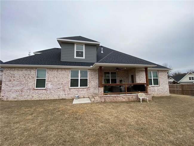 Building Photo - 300 Waterfall Ln