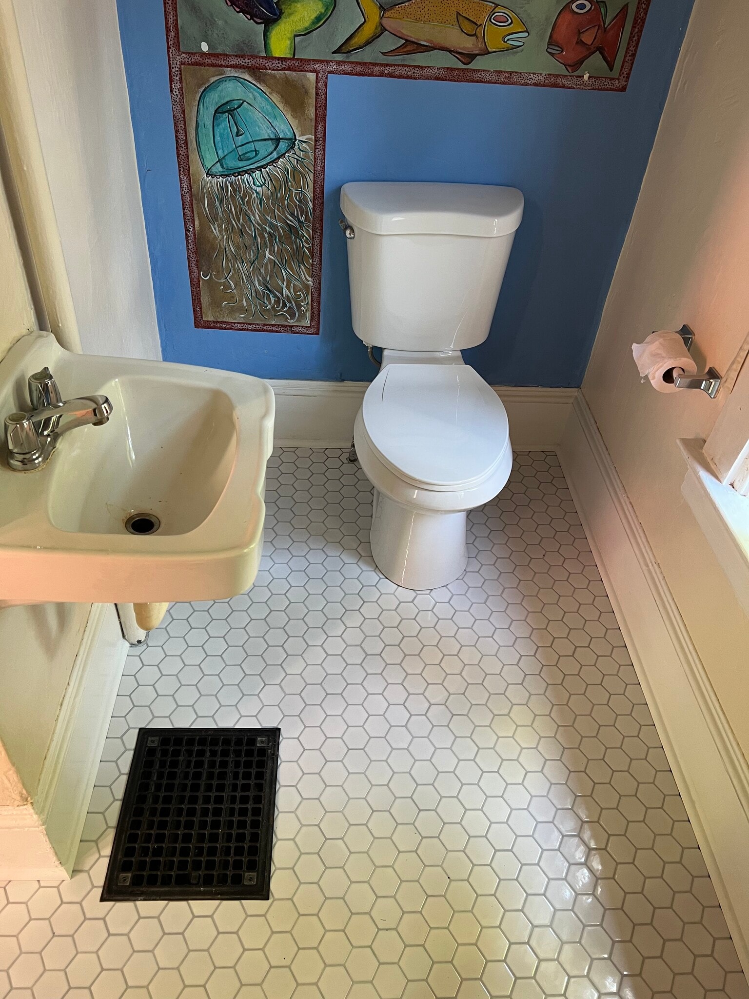 1st floor bathroom - 110 NE Monroe St