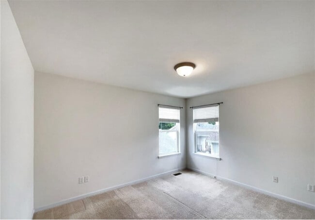 Building Photo - 756 Thunder Hill Dr