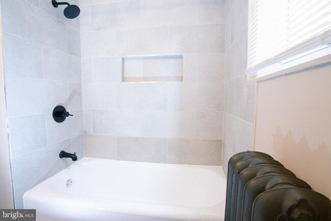 Building Photo - 5446 W Berks St