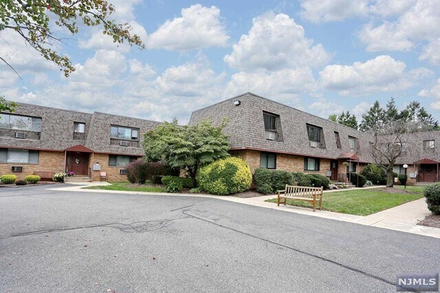 Building Photo - 168 Diamond Bridge Ave