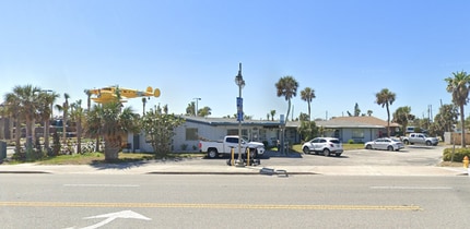 Building Photo - Furnished Beachside Studio