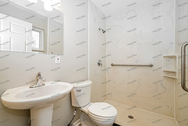 Building Photo - 3036 Wadsworth Ct