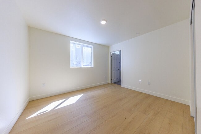Building Photo - 1640 Murchison St