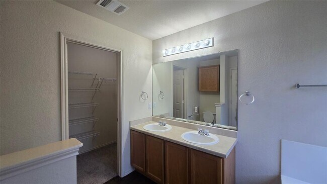 Building Photo - 703 Big Spring Dr