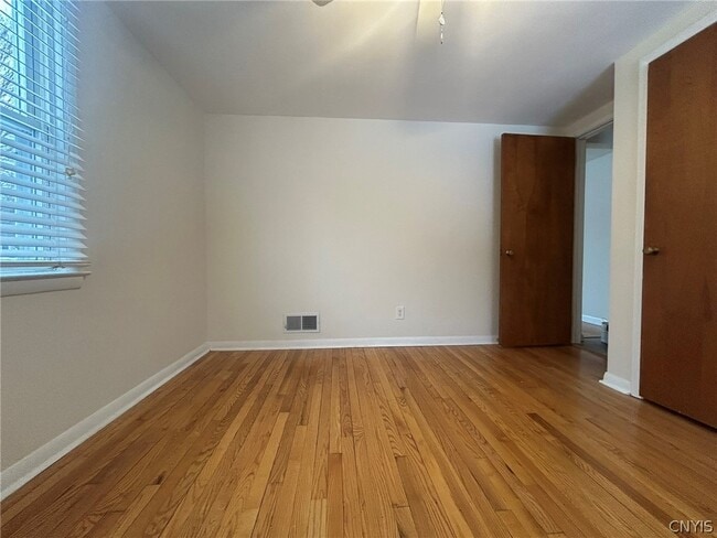 Building Photo - 3 Wills Dr