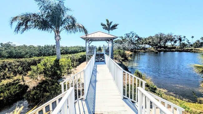 Building Photo - Seasonal/short term 2/2 vacation condo close to Anna Maria