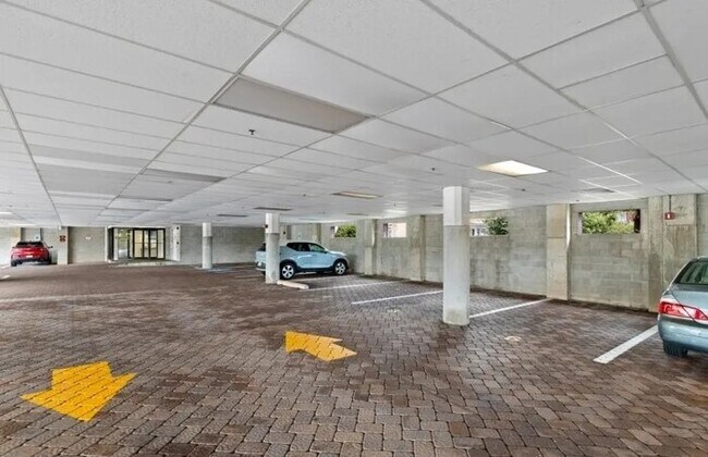 Building Photo - Modern 2BR / 2BA Condo with Balcony & Parking at Union Square – Hackensack