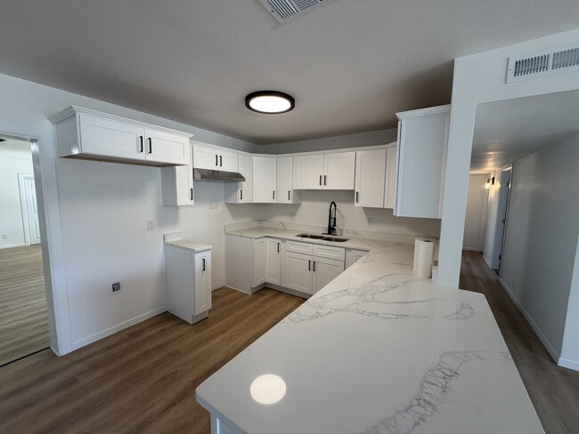 Building Photo - 1717 S Washington Ave