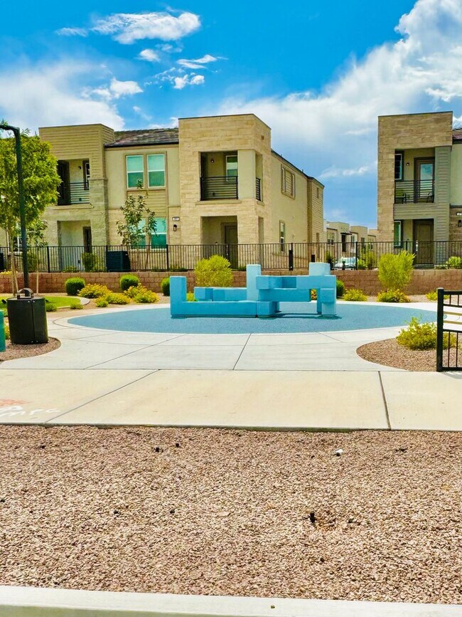 Building Photo - AMAZING, CORNER LOT, UPGRADED TOWNHOME IN "HENDERSON!!"  NEXT DOOR TO COMMUNITY DOG PARK!!