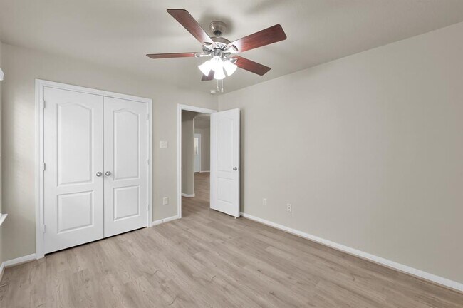 Building Photo - 973 Doire Dr