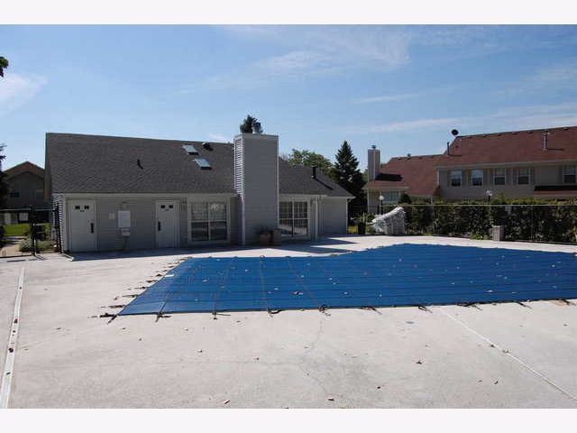 Building Photo - 240 Acorn Dr