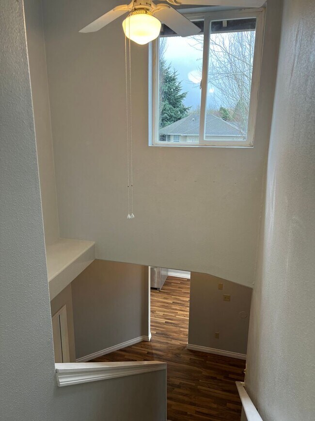 Building Photo - 982 SW Hawthorne St