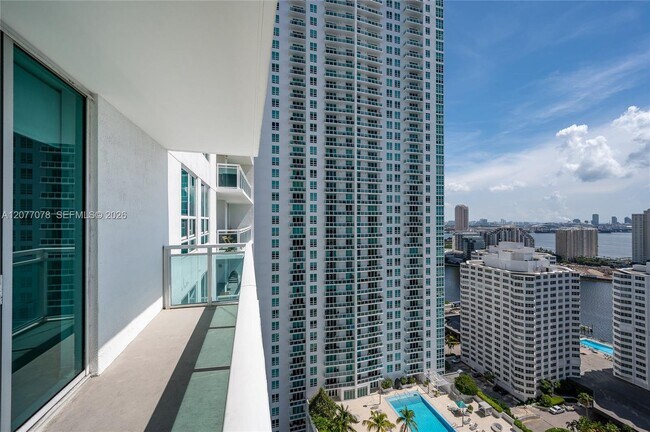 Building Photo - 951 Brickell Ave