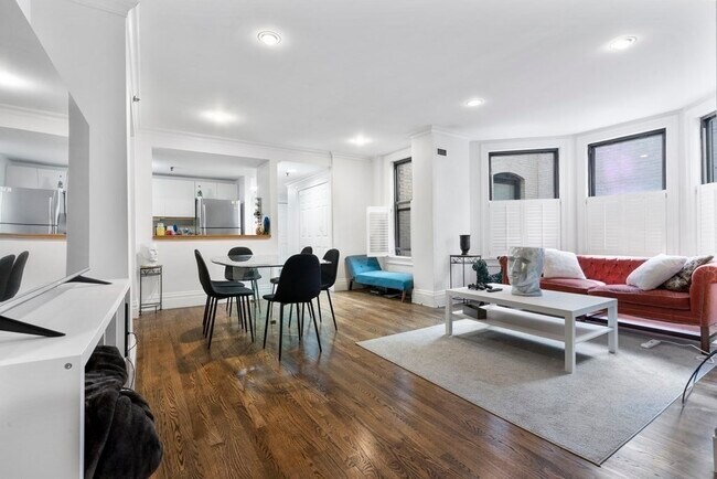 Building Photo - 390 Commonwealth Ave