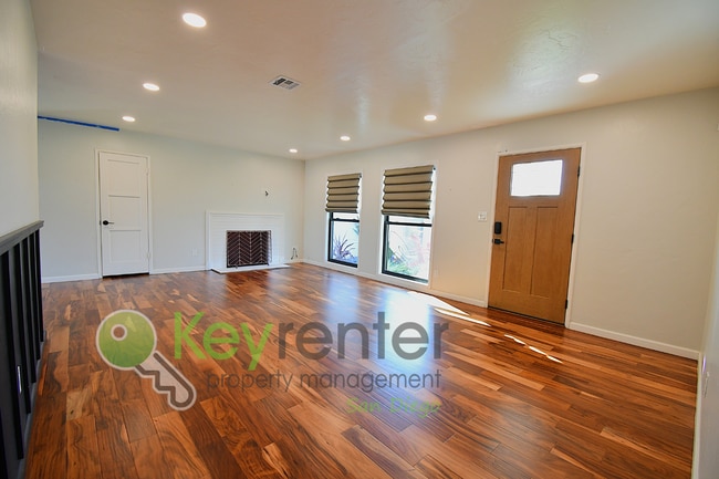 Building Photo - Single Detach Home in the heart of Bay Park | Close to SeaWorld, Mission Bay, Hwy 5 & 8 freeway