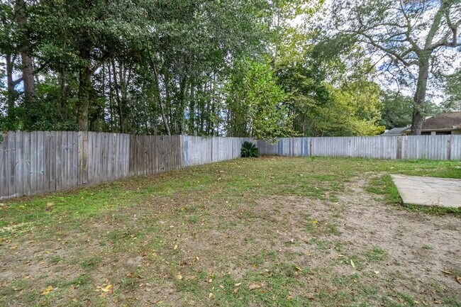 Building Photo - 555 Wellington Way