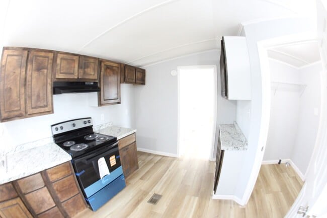 Building Photo - 7025 Ottis Ln