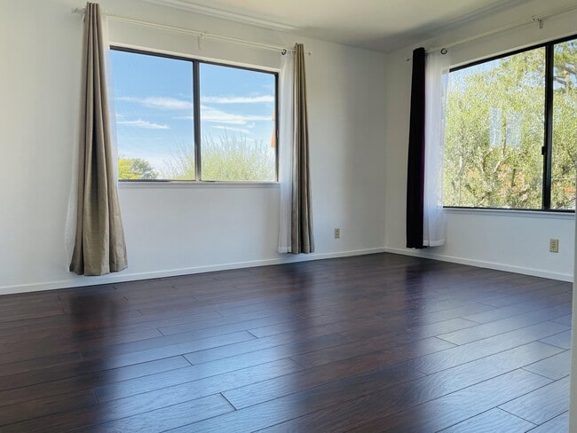 Building Photo - 28159 Ridgecove Ct S