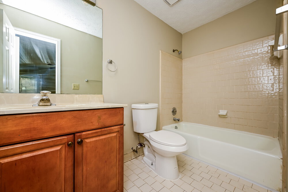 Building Photo - 5796 Trent Walk Dr