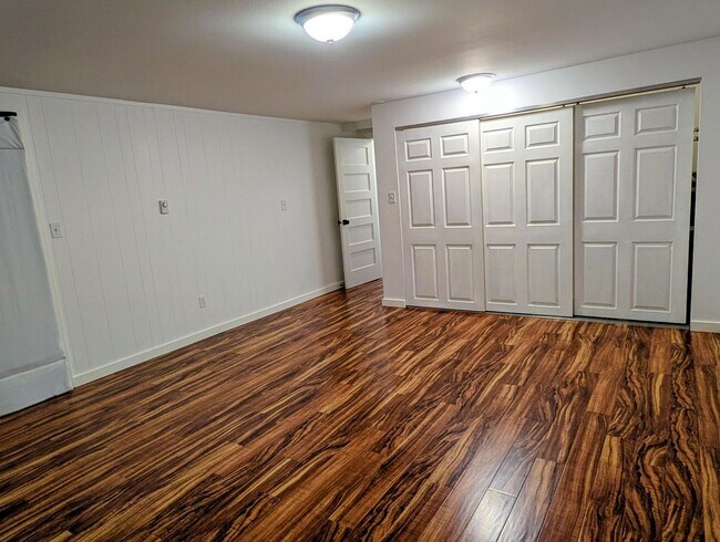 Building Photo - Spacious Rambler Townhome with Bonus room