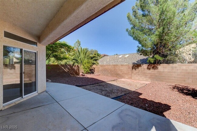 Building Photo - 10940 Salernes St