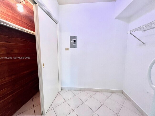 Building Photo - 10178 Collins Ave