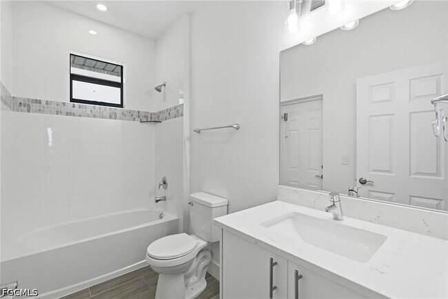 Building Photo - 1431 NW 17th Ave