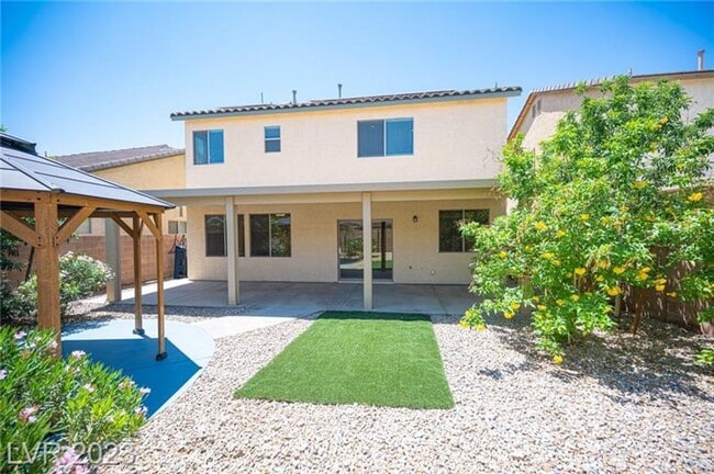 Building Photo - BEAUTIFUL 4 BEDROOM HOME!
