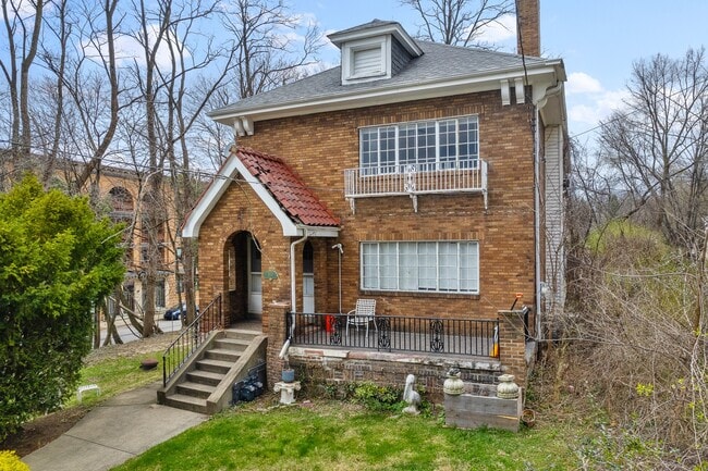 Building Photo - 5807 Callowhill St