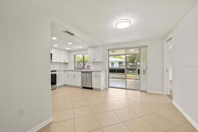 Building Photo - 7751 Cherrytree Ln