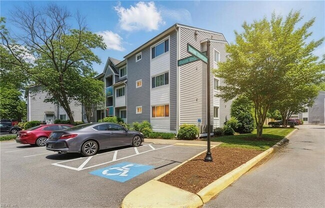 Building Photo - 500 Ocean Trace Arch