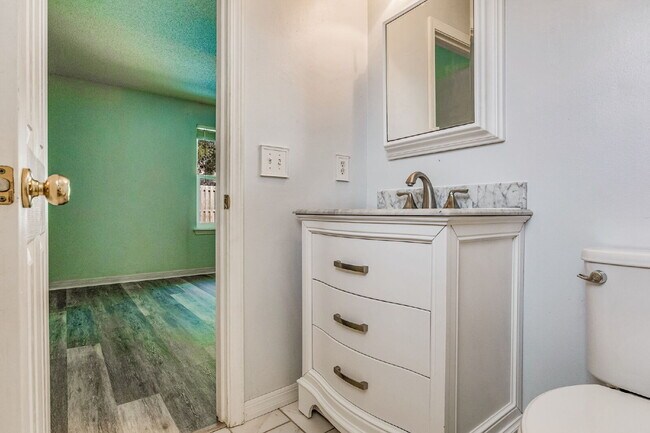 Building Photo - Welcome to your dream home! This stunning ...
