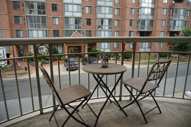 Building Photo - 1200 Braddock Pl