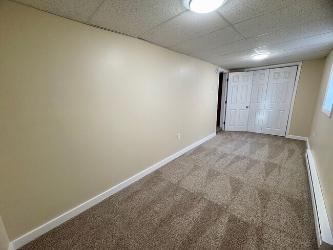 Building Photo - 165 N Hanover St