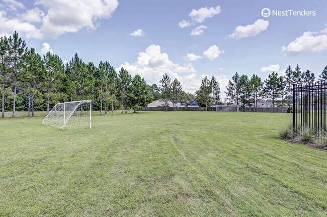 Building Photo - Five Bedrooms in Yulee's TCP!