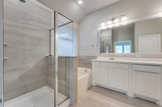 Building Photo - 4720 Bonfire Way