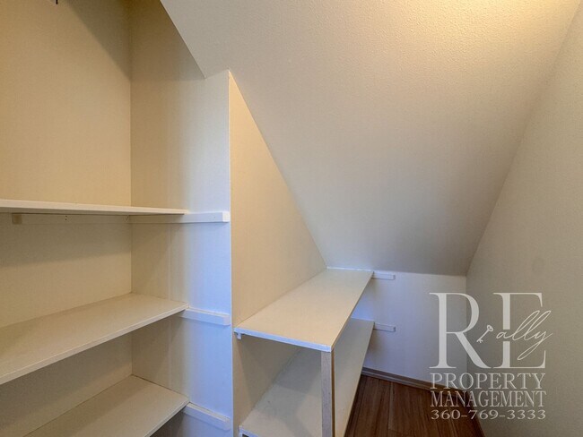 Building Photo - Immaculate Bremerton Home with Expansive Yard, Multiple Living Areas & Designer Kitchen