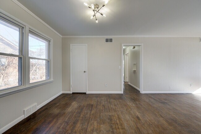 Building Photo - 2501 Ashley Dr