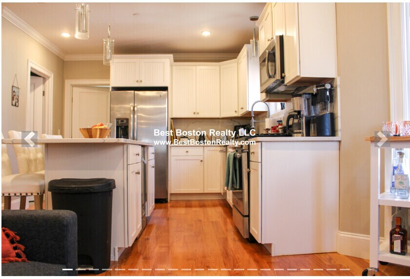 Building Photo - 118 Holland St