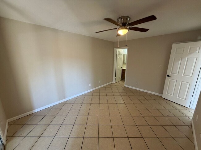 Building Photo - 4820 N 89th Ave